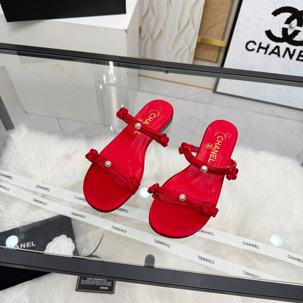 CC 2026 Pearl Slide Cuir Satiné Rouge 692024