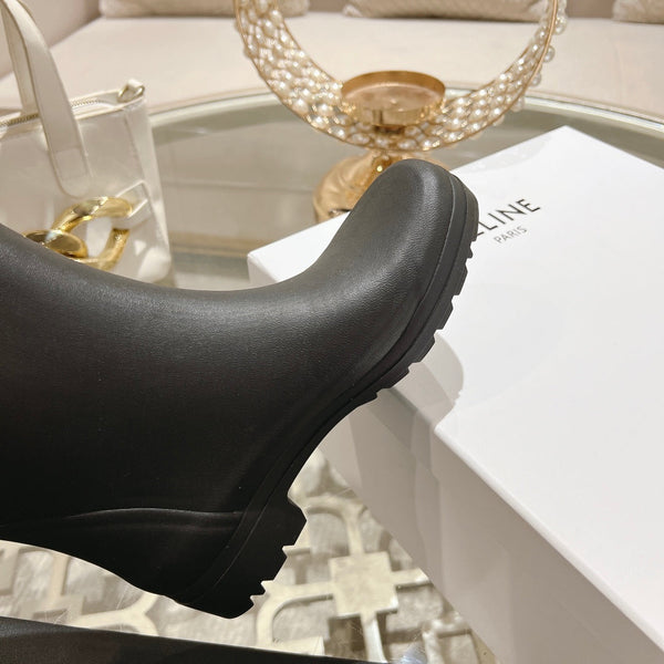 MID RAIN BOOTS IN BLACK NATURAL RUBBER