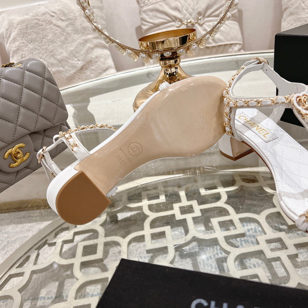 Sandales à bride en T avec breloques CC 26s, 5 cm, cuir d'agneau blanc 736115