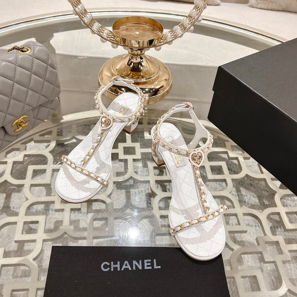 Sandales à bride en T avec breloques CC 26s, 5 cm, cuir d'agneau blanc 736115