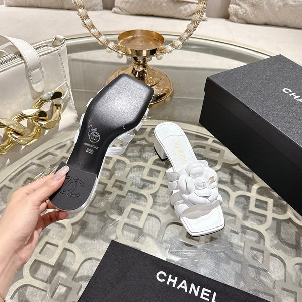 CC Camellia Slip-On Mules White Sheepskin 735979