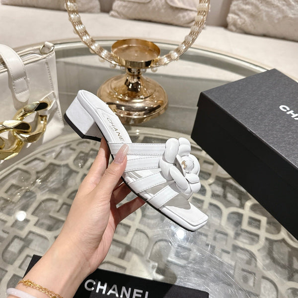 CC Camellia Slip-On Mules White Sheepskin 735979