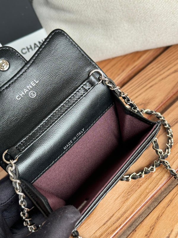 CC 24 Classic Wallet On Chain 11cm Black Sliver Metal Lamskin 240660