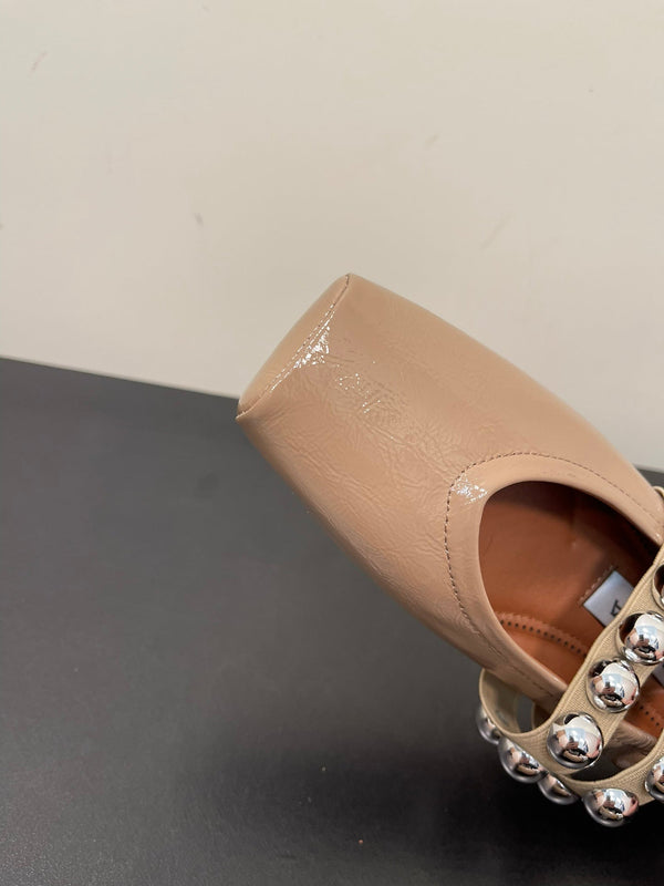 BALLERINE ALAIA IN PELLE DI VITELLO LUCIDA BEIGE MANDORLA CON FERRAMENTA ARGENTATA