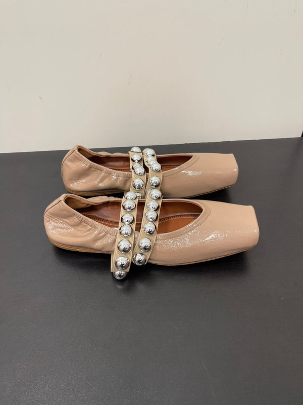 BALLERINE ALAIA IN PELLE DI VITELLO LUCIDA BEIGE MANDORLA CON FERRAMENTA ARGENTATA