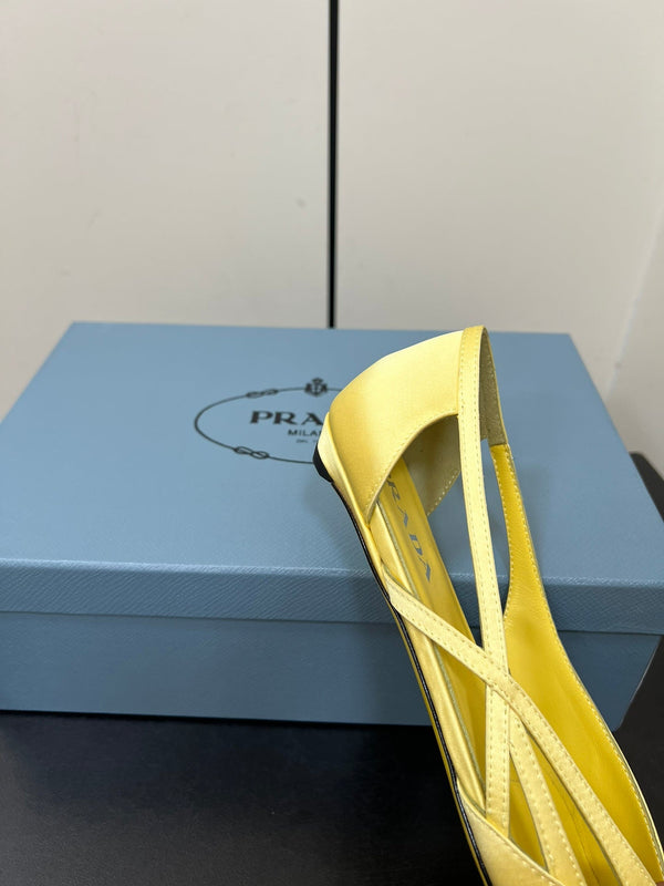 BALLERINE CON TAGLI IN RASO GIALLO CHIARO