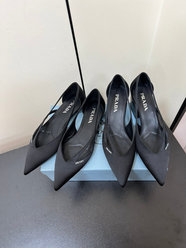BALLERINE IN RASO NERO CON TAGLI