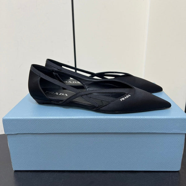 BALLERINE IN RASO NERO CON TAGLI