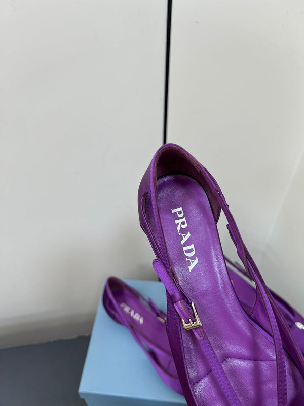 BALLERINA CON TAGLI IN RASO VIOLA CON FIBBIA DI PERLINE ATTACCATA