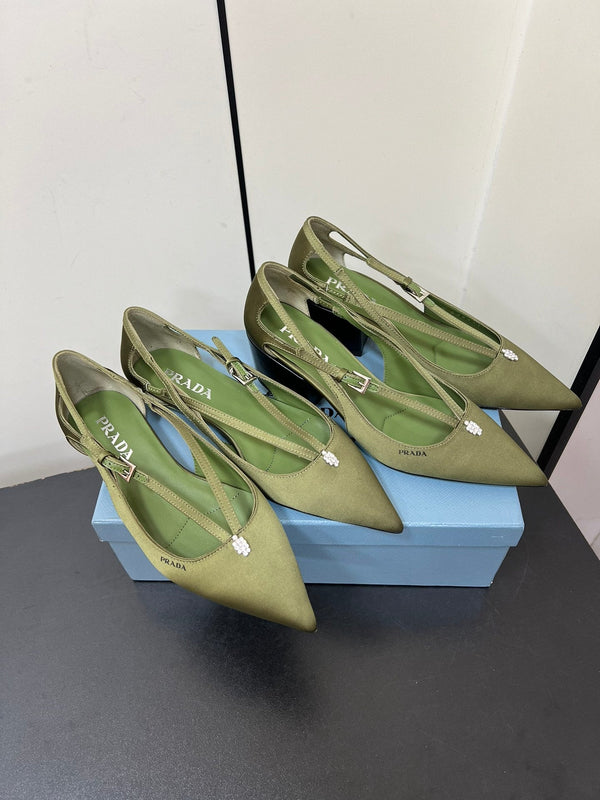 BALLERINA CON TAGLI IN RASO VERDE OLIVA E FIBBIA CON PERLINE