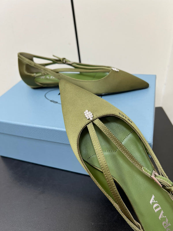 BALLERINA CON TAGLI IN RASO VERDE OLIVA E FIBBIA CON PERLINE