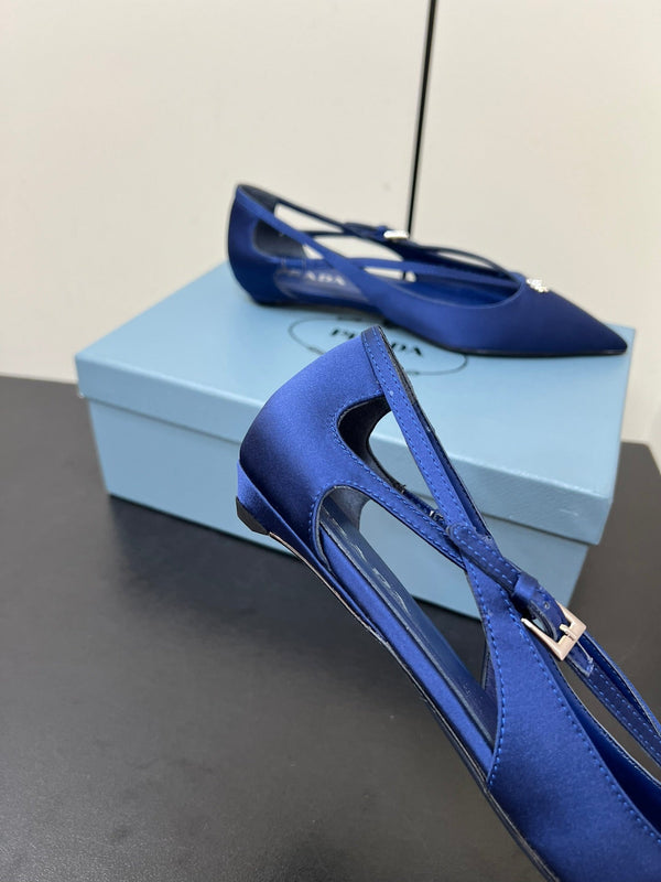 BALLERINA CON TAGLI IN RASO BLU NAVY CON FIBBIA DI PERLINE