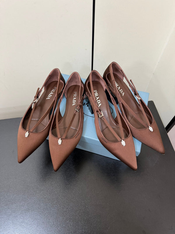 BALLERINA CON TAGLI IN RASO MARRONE CIOCCOLATO E FIBBIA CON PERLINE