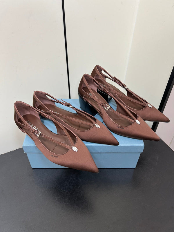 BALLERINA CON TAGLI IN RASO MARRONE CIOCCOLATO E FIBBIA CON PERLINE