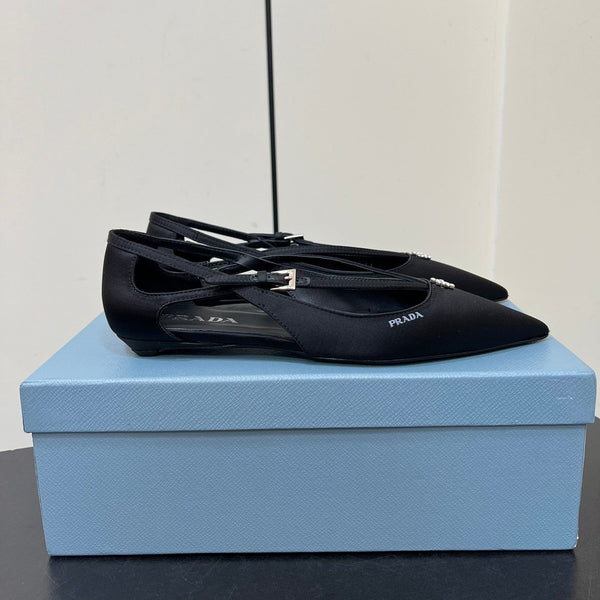 BALLERINA IN RASO NERO CON FIBBIA DI PERLINE ATTACCATA