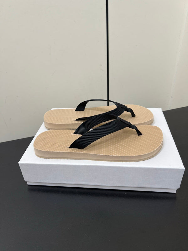 The Row Dune Flatform Thong Sandal In Beige Rubber And Black Canvas 340027