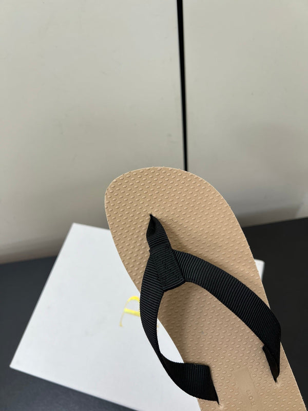 The Row Dune Flatform Thong Sandal In Beige Rubber And Black Canvas 340027