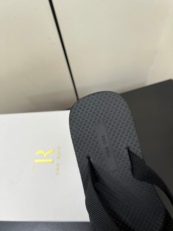 The Row Dune Flatform Thong Sandal In Black Rubber And Black Canvas 340028