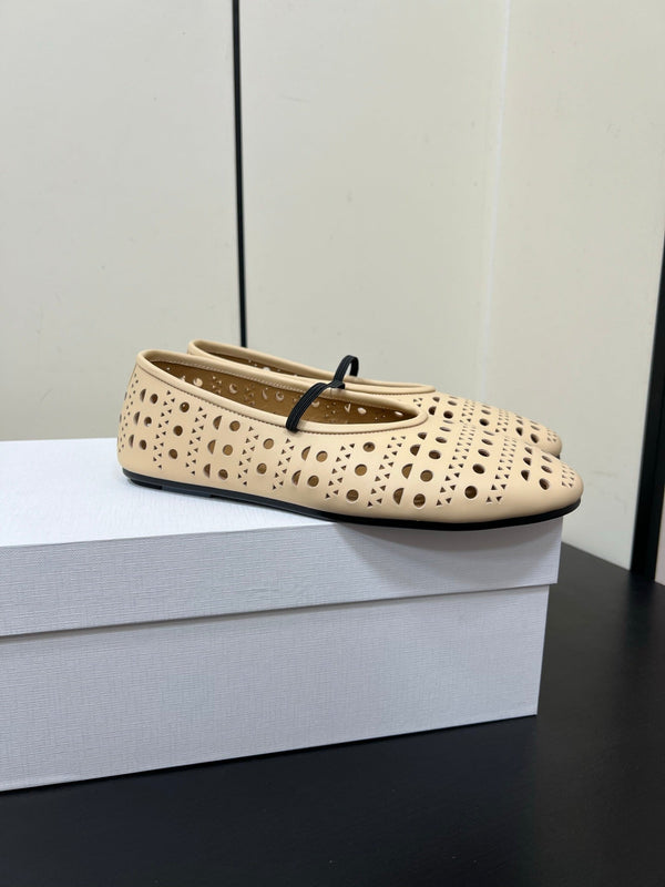 The Row Garden Mary Janes Flats Beige Calfskin 340032