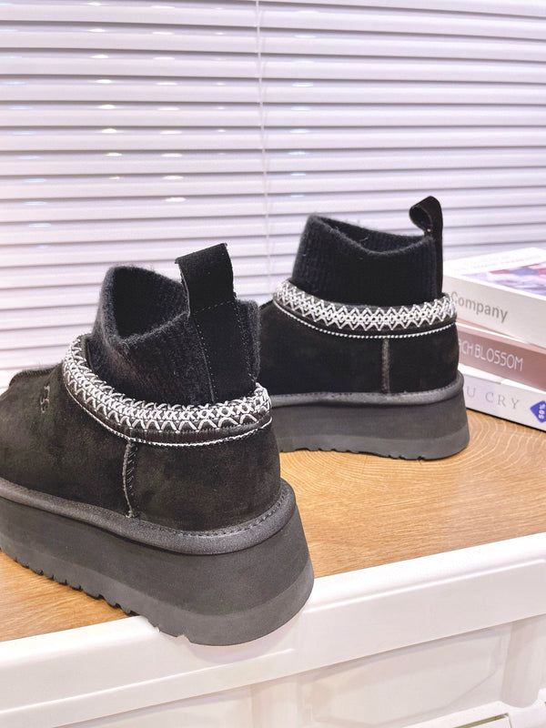 UGG Tazz Platform Boots Black Frabic Suede 512865