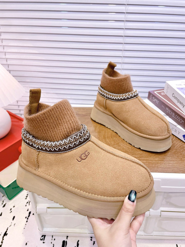 UGG Tazz Platform Boots Light Brown Frabic Suede 512867