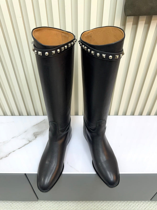 HM 25ss Bottes d'équitation Kelly Buckle en cuir de vachette noir 576121