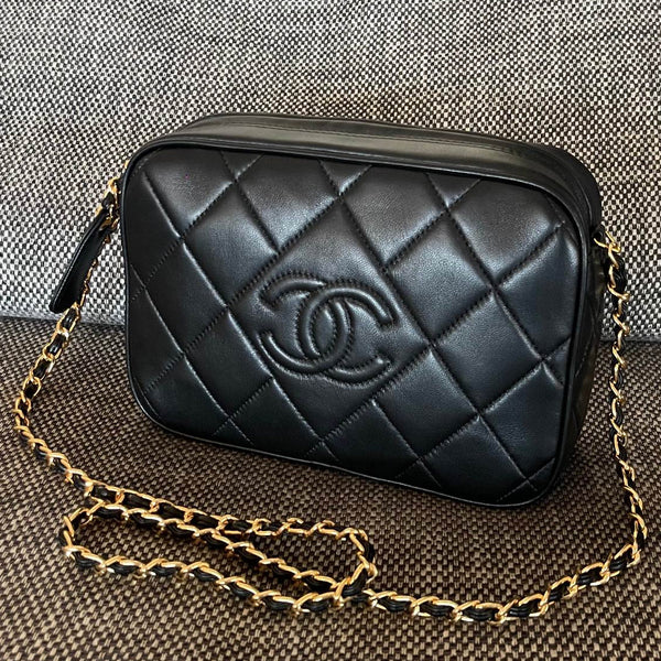 CC 2026 Quilted CC Diamond Camera Bag 23cm Black Calfskin