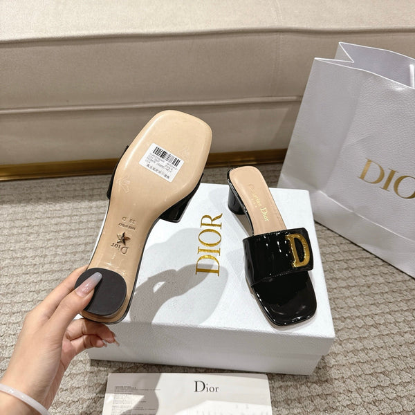 CD 25 C'EST DIO black patent leather 396130