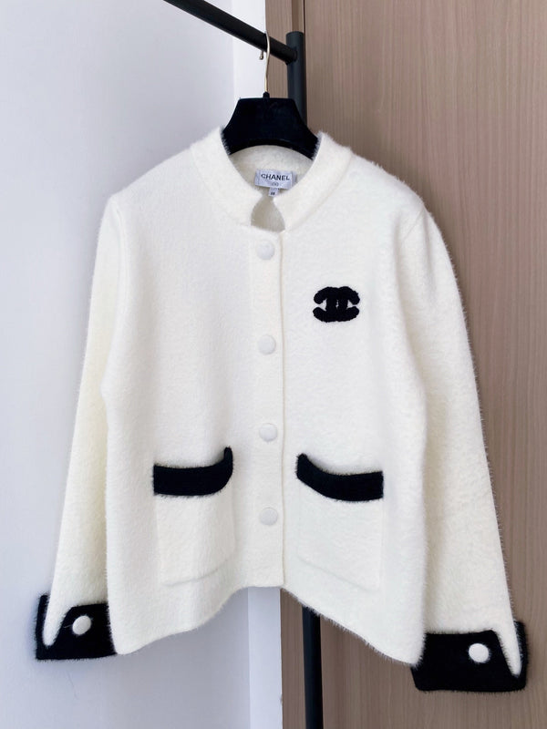 Chanel 2025 Cardigan Laine Noire et Blanche 331291