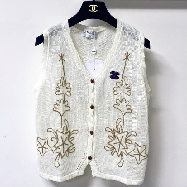 CC 2026 White Sleeveless Knit Vest Gold Embroidery Wool 416251