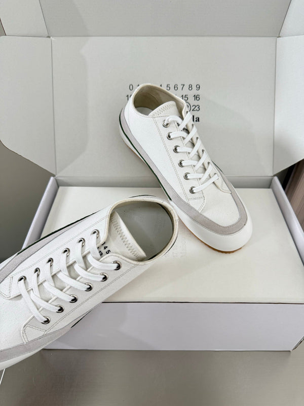 MM Traveler Sneaker White Grey Suede Canvas Sheeepskin 872471