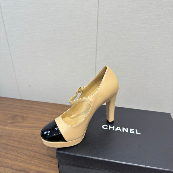 Chanel 25 High Heel Pump Beige Black Sheepskin 465593