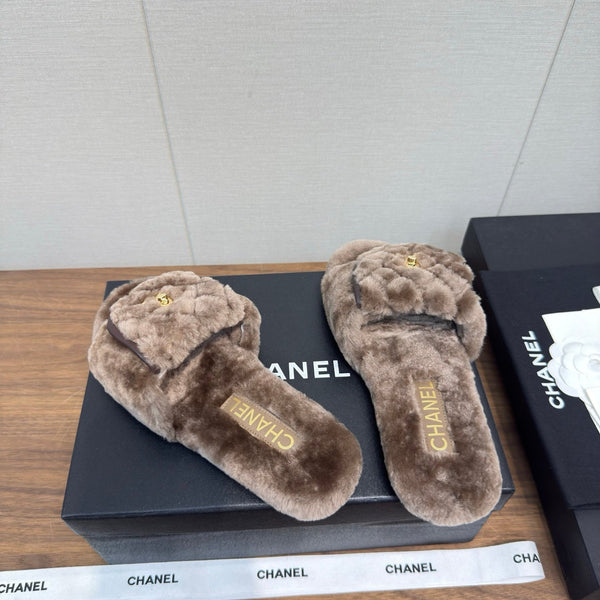 Chanel 25 Slipper Brown Smooth Lambwool 465600