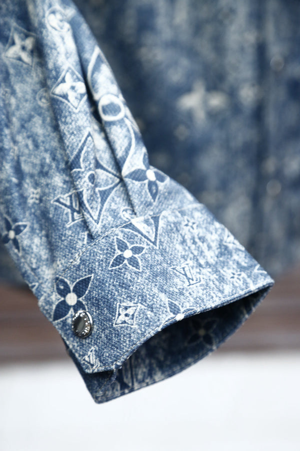 LV HOODED JACKET IN BLUE MONOGRAM WASHED DENIM 238944