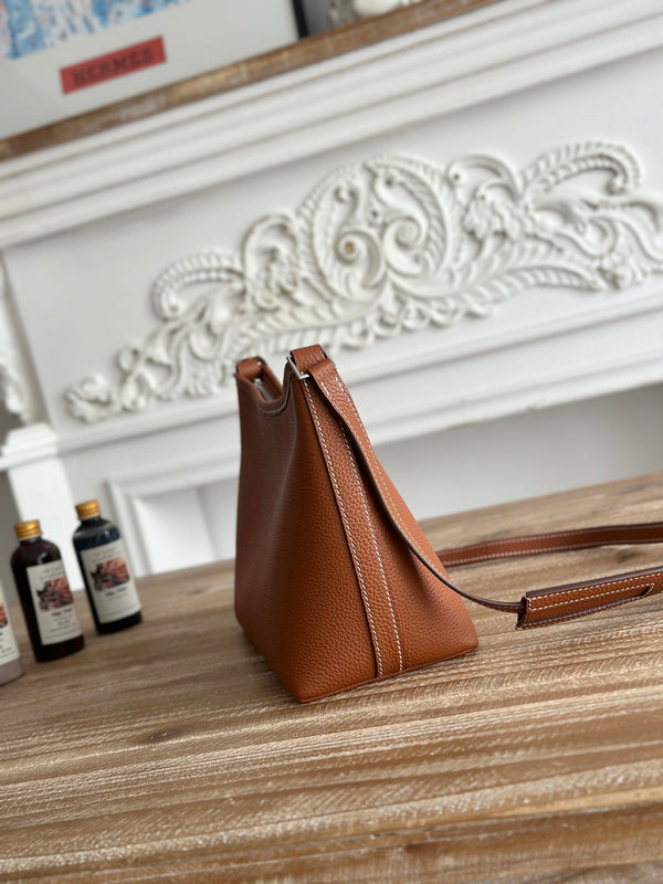 HM Berlingot Shoulder Bag Brown Epsom Leather 270327