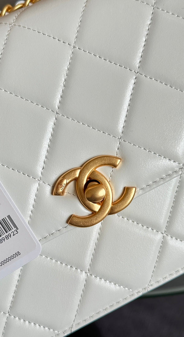Mini Flap 19cm Pelle di agnello bianca Hardware dorato
