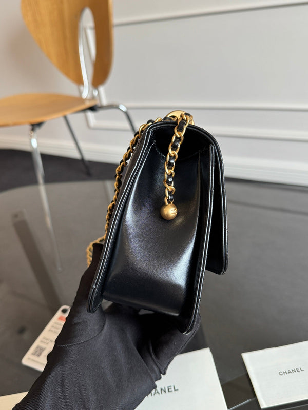 Mini Flap 22cm Pelle di agnello nera Hardware dorato