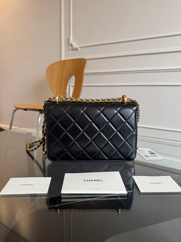 Mini Flap 22cm Pelle di agnello nera Hardware dorato