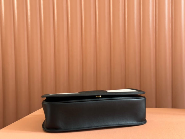 Borsa Gucci Blondie 32 in pelle nera e bianca, tela 239898