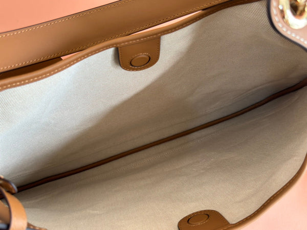 BORSA A SPALLA MEDIA BAD 49 IN TELA MONOGRAM BEIGE E PELLE DI VITELLO MARRONE CON FERRAMENTA ORO