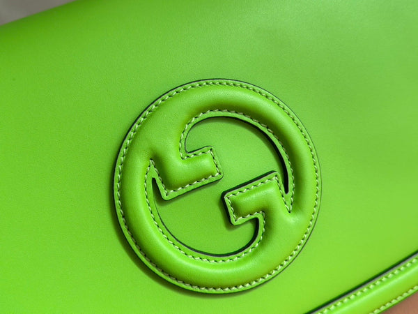 Sac à main GG Blondie Grand modèle 32 cm en veau vert