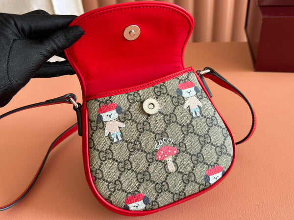 Gucci Dog Print Shoulder Bag White Red Beige Canvas 239661