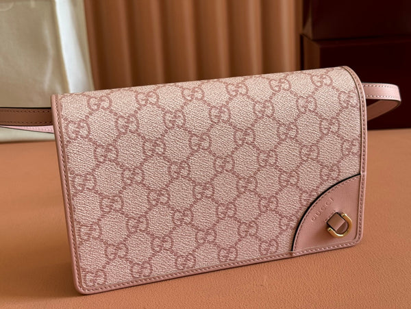 Borsa a tracolla Gucci Emblem Mini in tela e pelle rosa 244541