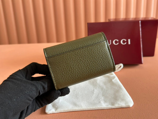GG Softbit Card Case 10.5 In Green Grainy Calfskin Gold Hardware