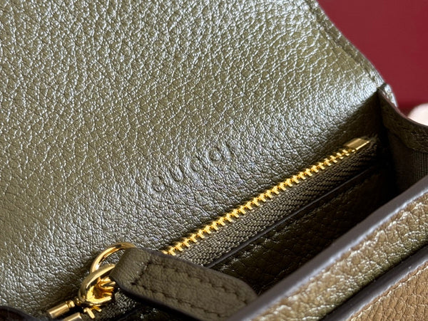 GG Softbit Card Case 10.5 In Green Grainy Calfskin Gold Hardware