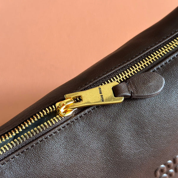 Pochette Miu en cuir chocolat marron 25,5 cm
