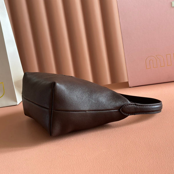 Pochette Miu en cuir chocolat marron 25,5 cm