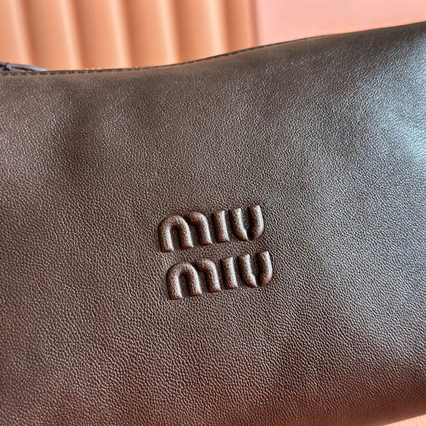Pochette Miu en cuir chocolat marron 25,5 cm