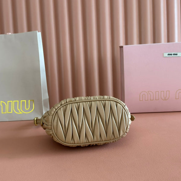 Miu Matelassé Pouch Bag 15cm Light Brown Leather