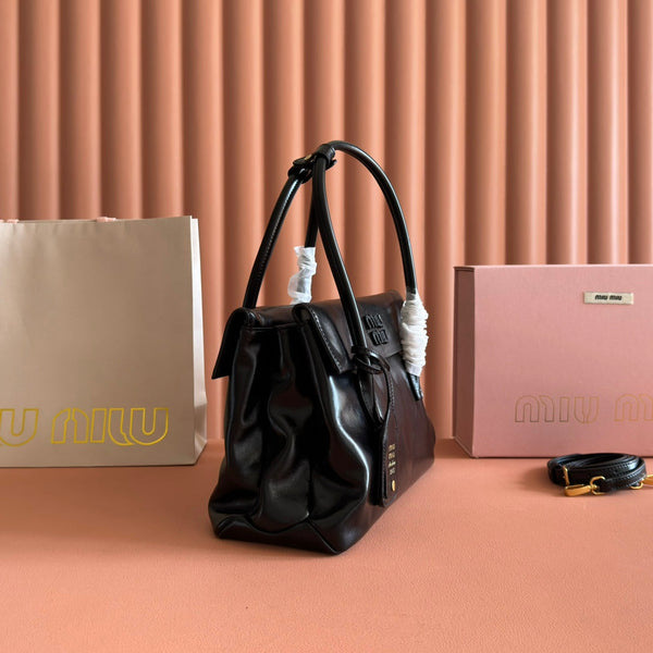 Sac Miu Solitaire 28 en veau noir
